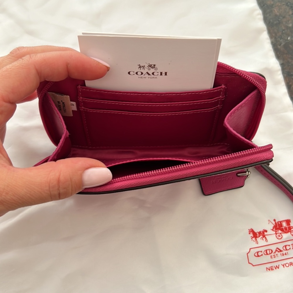 Coach wristlet - Picture 2 of 3